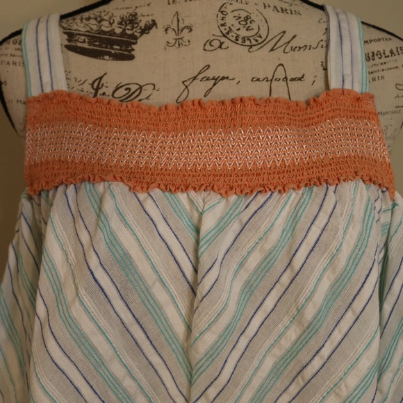 New with tags Banjara smocked cold shoulder top - Picture 7 of 8